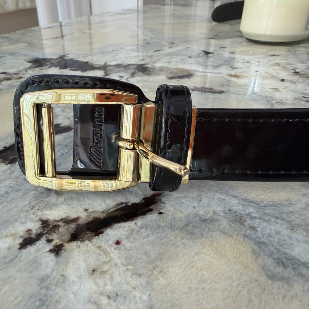 Elegant Black Leather Belt with Gold Buckle.  Mizuno.  Made exclusively for MLB.